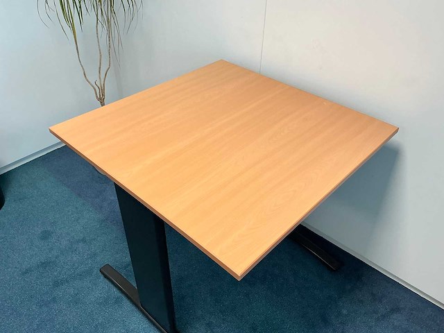 Bureautafel - afbeelding 1 van  3