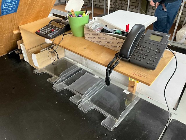 Bureautafel - afbeelding 4 van  4