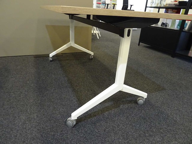 Bureautafel - afbeelding 3 van  4