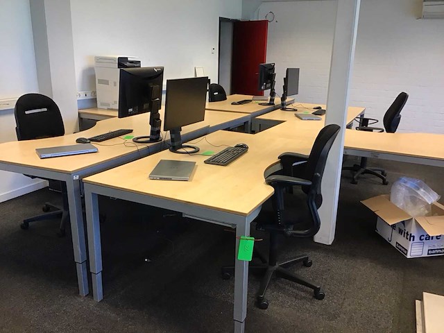 Bureautafel - afbeelding 1 van  3