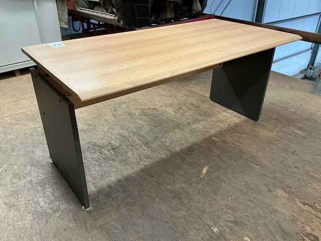 Bureautafel - afbeelding 1 van  3