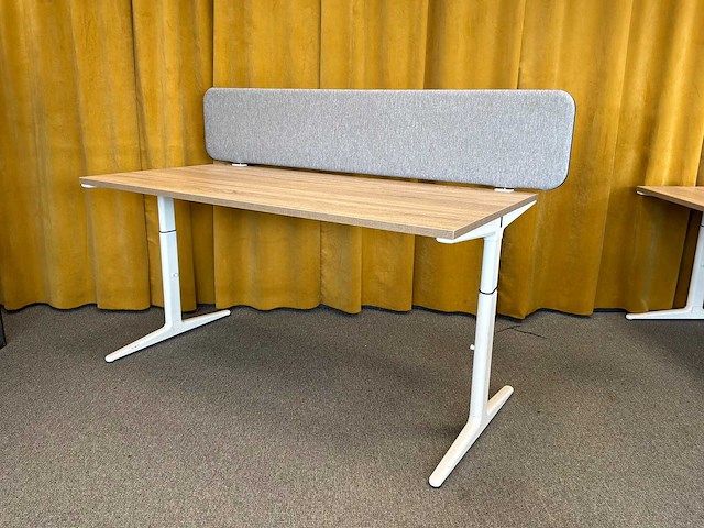 Bureautafel - afbeelding 1 van  4
