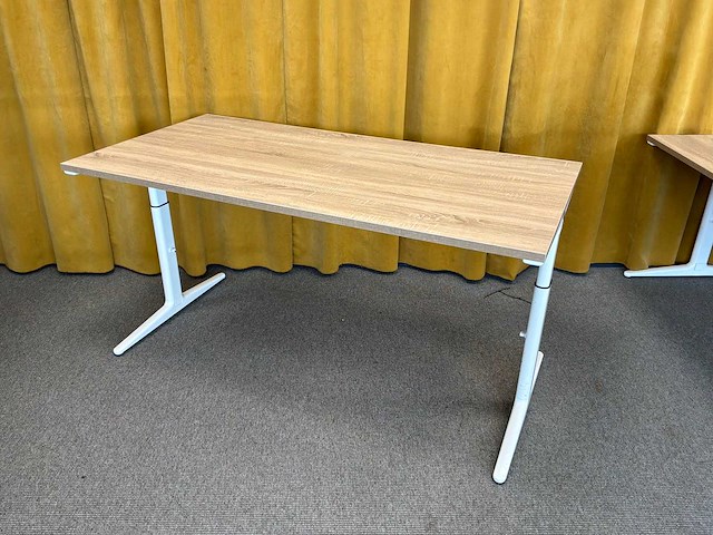 Bureautafel - afbeelding 1 van  4