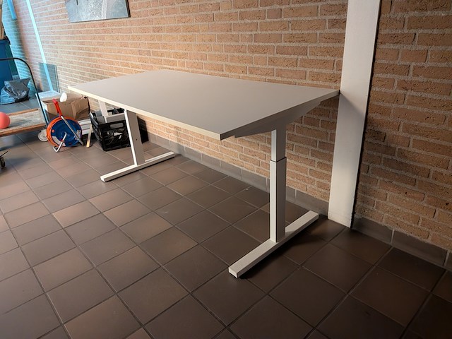 Bureautafel - afbeelding 3 van  4