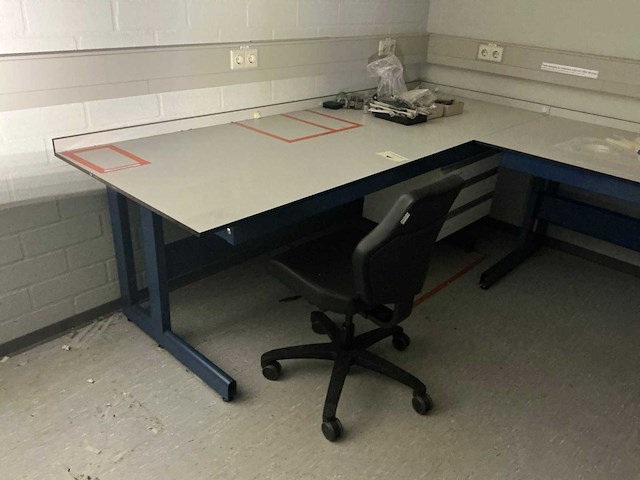 Bureautafel - afbeelding 4 van  5