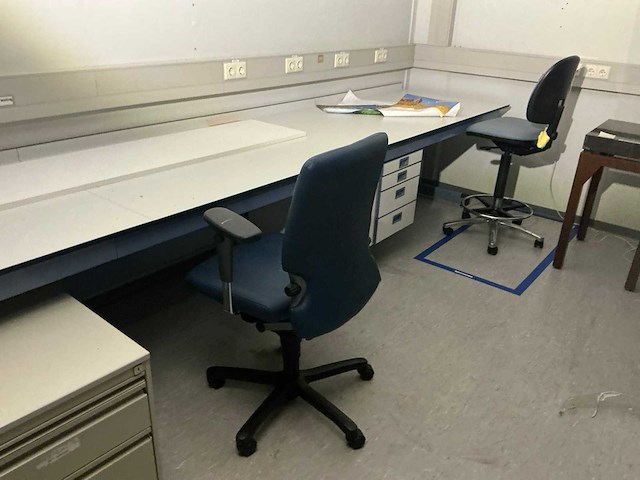 Bureautafel - afbeelding 4 van  5