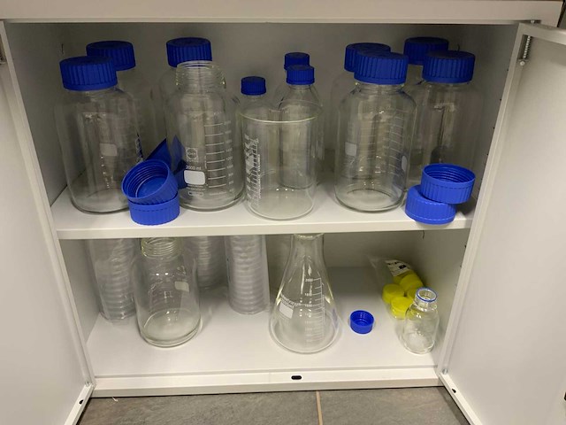 Burg kast inclusief voorraad laboratorium benodigdheden - afbeelding 3 van  8