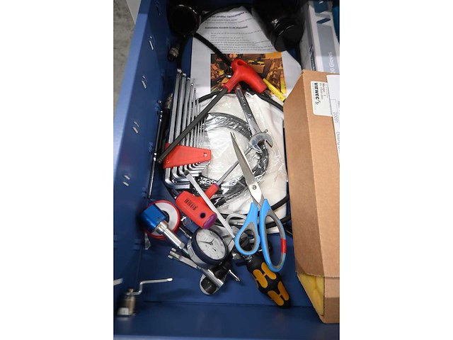 Burg mobiele ladenwerkbank inclusief gereedschap - afbeelding 6 van  6