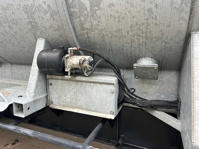 Burg – opbouw tanktrailer - 26.500 liter met hydraulische achterwand - afbeelding 27 van  72