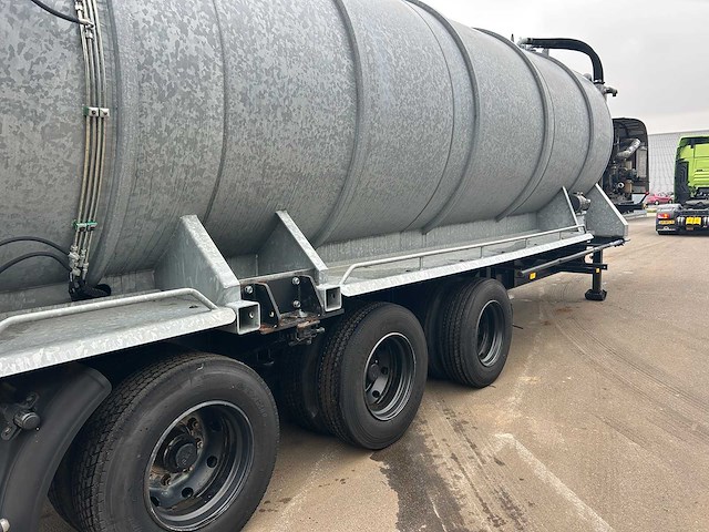 Burg – opbouw tanktrailer - 26.500 liter met hydraulische achterwand - afbeelding 39 van  72