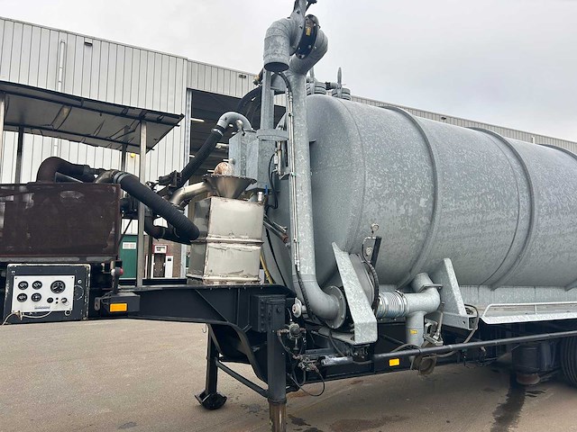 Burg – opbouw tanktrailer - 26.500 liter met hydraulische achterwand - afbeelding 40 van  72