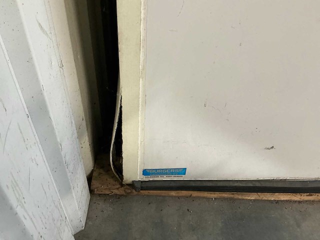 Burgers vrachtwagen geïsoleerde laadbak - afbeelding 5 van  5