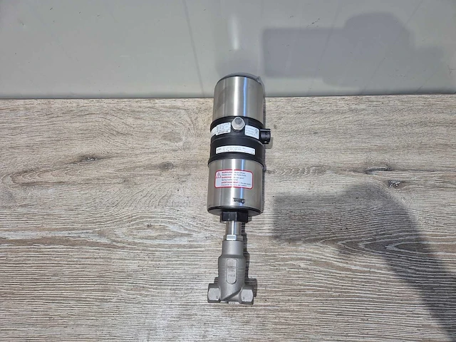 Burkert - 2101 en 8691 pneumatische procesventiel met feedback - afbeelding 1 van  5