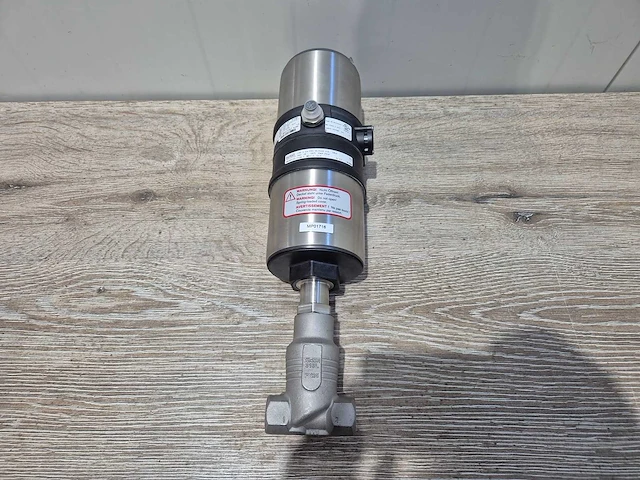 Burkert - 2101 en 8691 pneumatische procesventiel met feedback - afbeelding 1 van  5