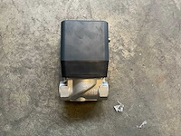 Bürkert 3285 motoraangedreven 2-weg doseerventiel (2x) - afbeelding 1 van  2