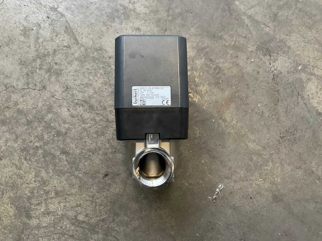 Bürkert 3285 motoraangedreven 2-weg doseerventiel (2x) - afbeelding 2 van  2