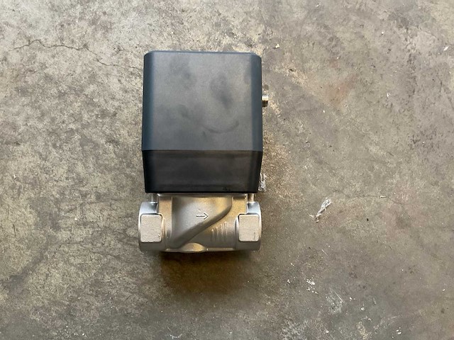 Bürkert 3285 motoraangedreven 2-weg doseerventiel (2x) - afbeelding 1 van  3