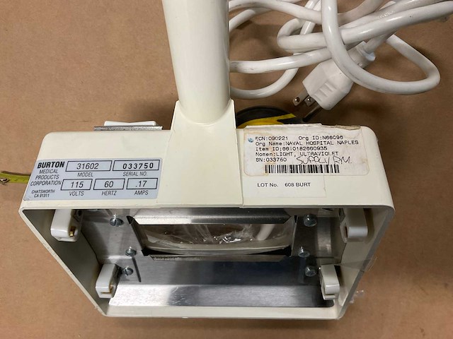 Burton 31602 ultraviolet light - afbeelding 4 van  5