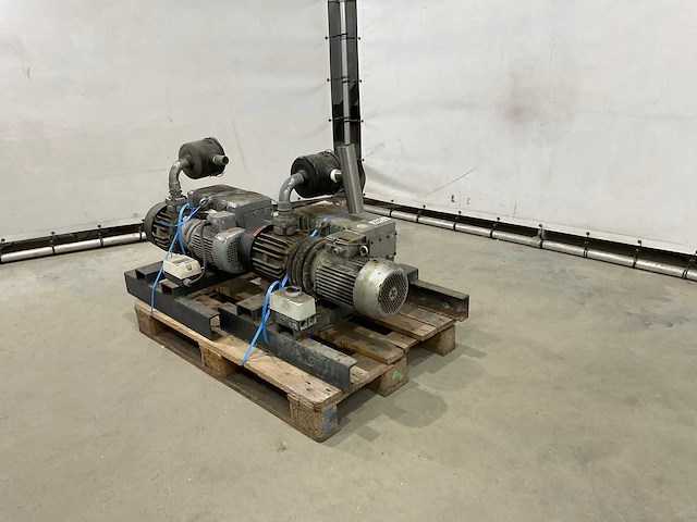 Busch - rc o-100 501 rc0063 e 501 - roterende schotten vacuümpompen - afbeelding 1 van  11