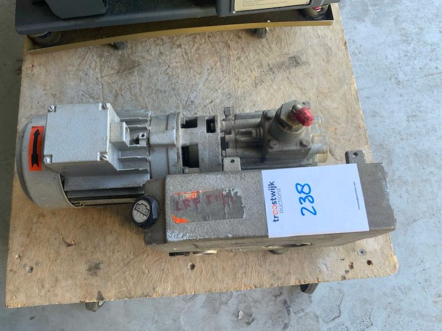 Busch 018112 vacuümpomp - afbeelding 2 van  3