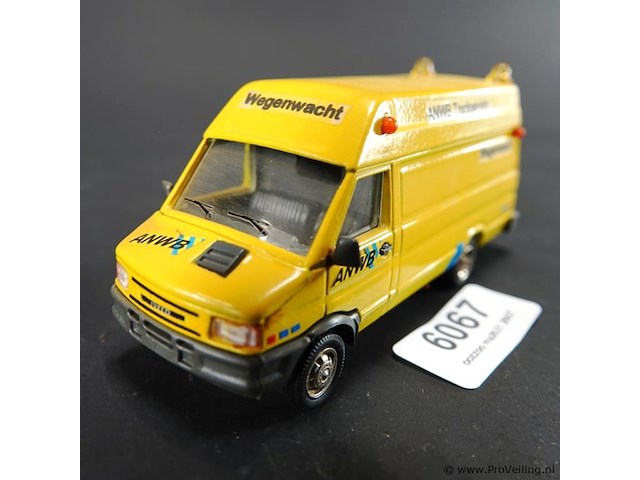 Busch 47910 miveco daily bestelbus in de anwb wegenwacht uitvoering. - afbeelding 1 van  7