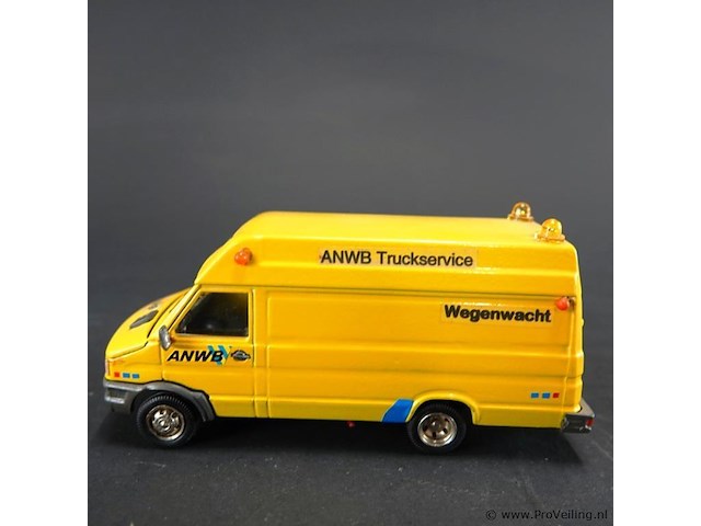 Busch 47910 miveco daily bestelbus in de anwb wegenwacht uitvoering. - afbeelding 2 van  7