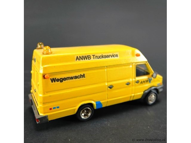 Busch 47910 miveco daily bestelbus in de anwb wegenwacht uitvoering. - afbeelding 4 van  7