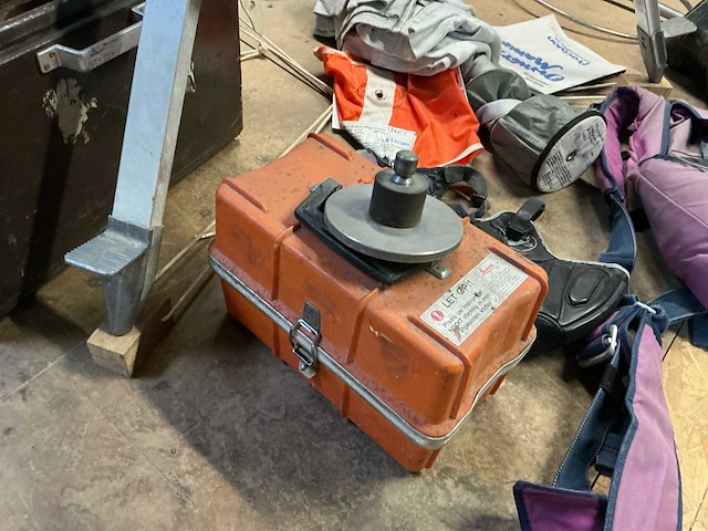 Busch df 10x80 vliegtuigverrekijker w0ii - afbeelding 3 van  8