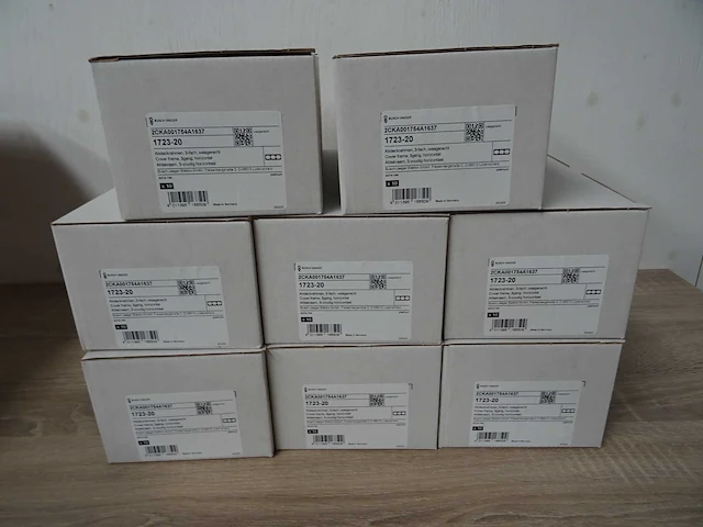 Busch-jaeger - 1723-20 - 2cka001754a1637 - afdekraam 3-voudig (80x) - afbeelding 2 van  3