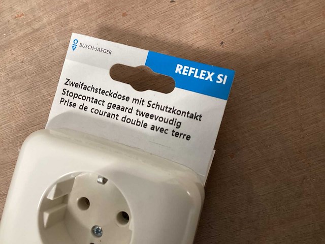 Busch jaeger wandcontactdoos dubbel randaarde (58x) - afbeelding 2 van  5
