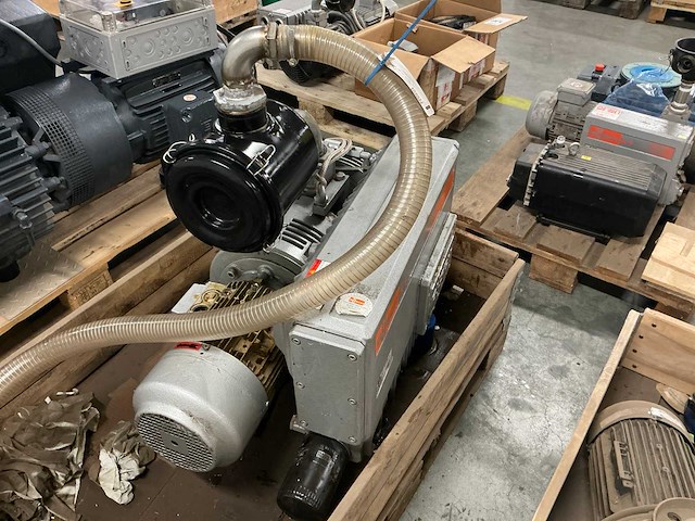 Busch r5 ra 0160 vacuümpomp - afbeelding 1 van  3
