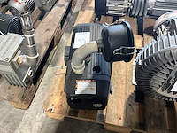 Busch sv 1016 c 000 ihxx droge vacuümpomp - afbeelding 2 van  4