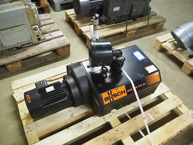 Busch - afbeelding 1 van  5