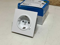 Buschjaeger stopcontact 220v (10x) - afbeelding 1 van  4