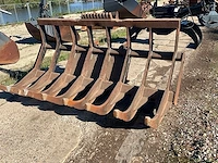 Bush rack