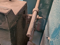 Busschudder op sokkel - afbeelding 5 van  6