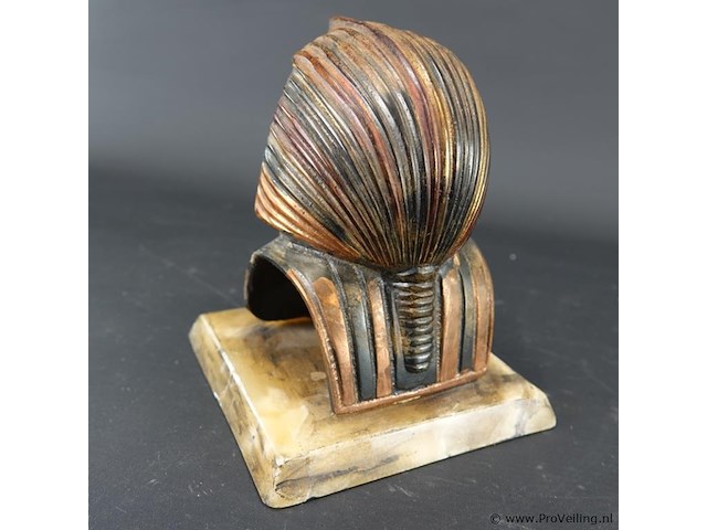 Buste van de egyptische farao toetanchamon - afbeelding 3 van  5