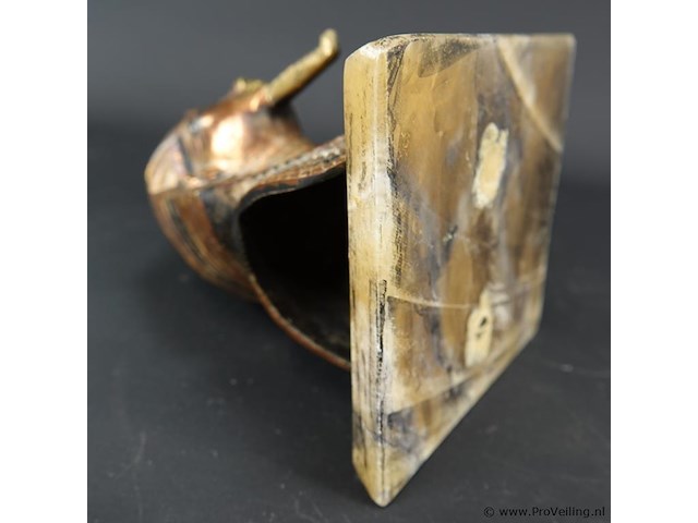 Buste van de egyptische farao toetanchamon - afbeelding 5 van  5
