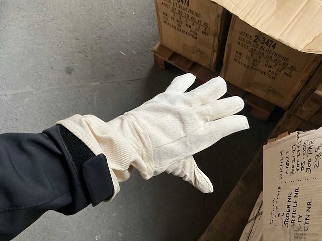 Busters handschoen (600x) - afbeelding 5 van  6