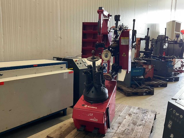 Butler 1050 banden de-en montageapparaat - afbeelding 1 van  8