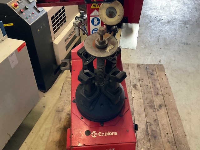 Butler 1050 banden de-en montageapparaat - afbeelding 4 van  8