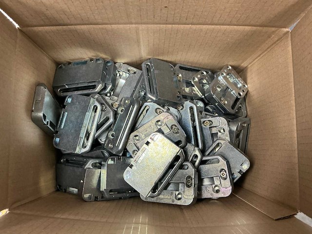 Buva - 1417700 - nastelbaar sluitplaat 7,5x5,2 cm (80x) - afbeelding 9 van  9