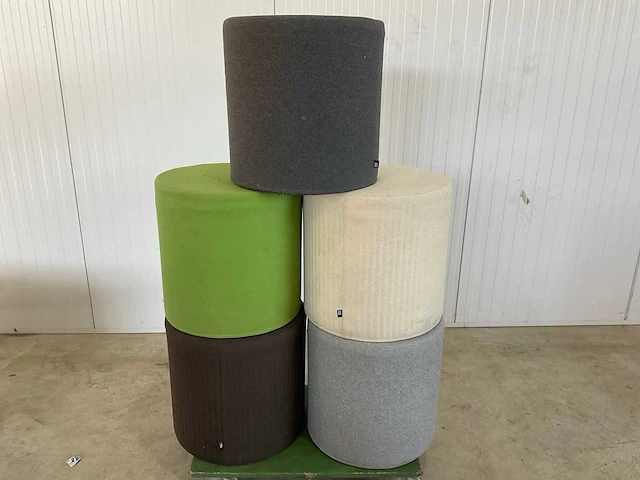 Buzzi space poef (5x) - afbeelding 1 van  1