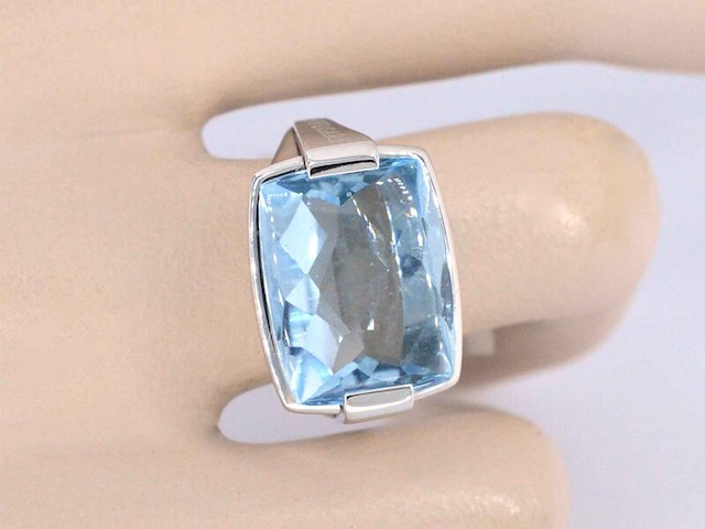 Bvlgari - blauwe topaas cocktail ring - afbeelding 2 van  8