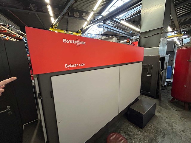 Bystronic - 2009 - bystar 3015 + bytrans 3015 - lasersnijmachine + laad- en ontlaadinrichting - afbeelding 28 van  63