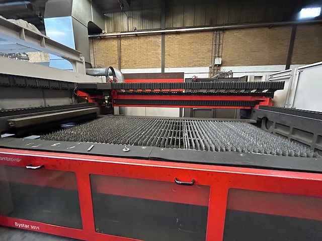 Bystronic - 2009 - bystar 3015 + bytrans 3015 - lasersnijmachine + laad- en ontlaadinrichting - afbeelding 6 van  63