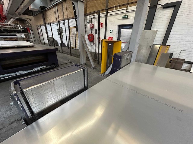 Bystronic - 2009 - bystar 3015 + bytrans 3015 - lasersnijmachine + laad- en ontlaadinrichting - afbeelding 19 van  63