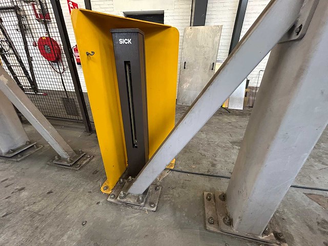 Bystronic - 2009 - bystar 3015 lasersnijmachine + bytrans 3015 - laad- en ontlaadinrichting - afbeelding 17 van  63