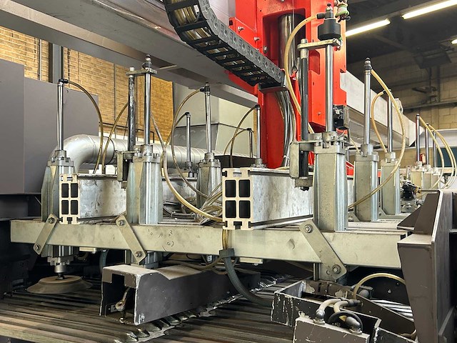 Bystronic - 2009 - bystar 3015 lasersnijmachine + bytrans 3015 - laad- en ontlaadinrichting - afbeelding 49 van  63