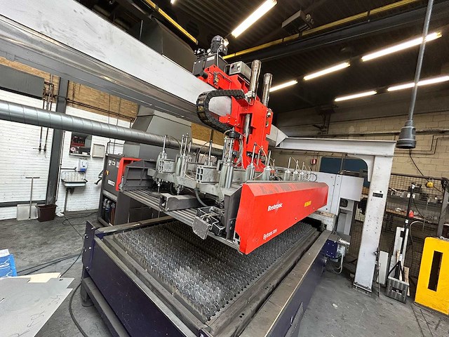 Bystronic - 2009 - bystar 3015 lasersnijmachine + bytrans 3015 - laad- en ontlaadinrichting - afbeelding 58 van  63